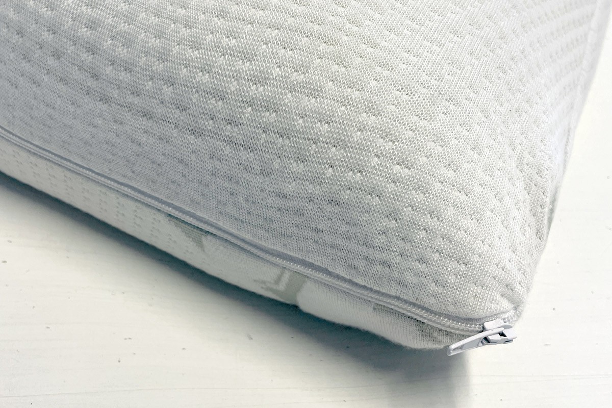 Almohada viscoelástica modelo Slow Memory forma de jabón funda desenfundable SILVER ANTISTRESS con cremallera - Marcapiuma