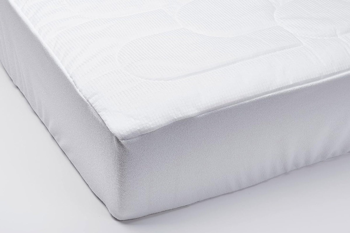 Quilted Mattress Protector with Outlast® Technology | Marcapiuma